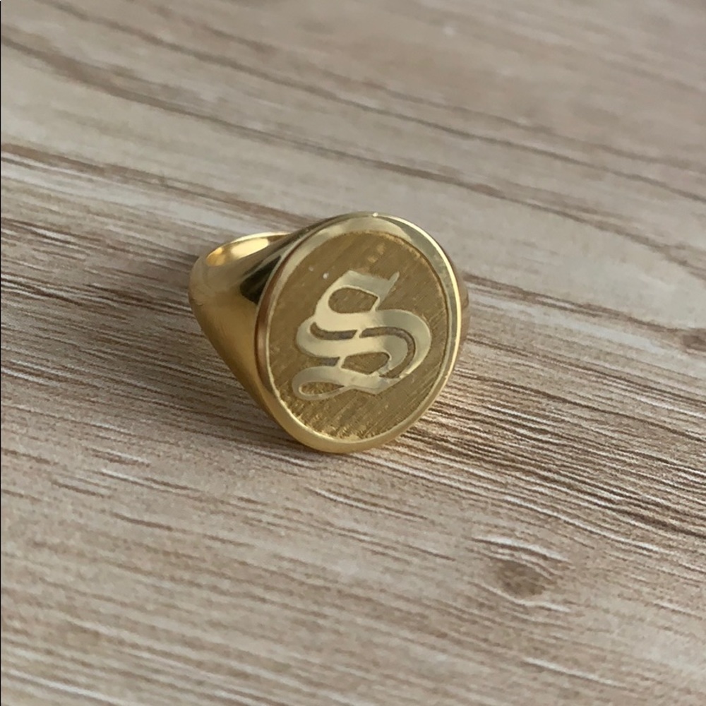 14k gold filled initial signet ring in size 5
